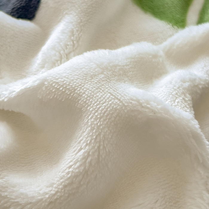 91家纺网 家纺一手货源 找家纺 摩妮卡 2025新款亲肤舒适泡泡绒大版卡通印花五件套 大版熊猫抱竹