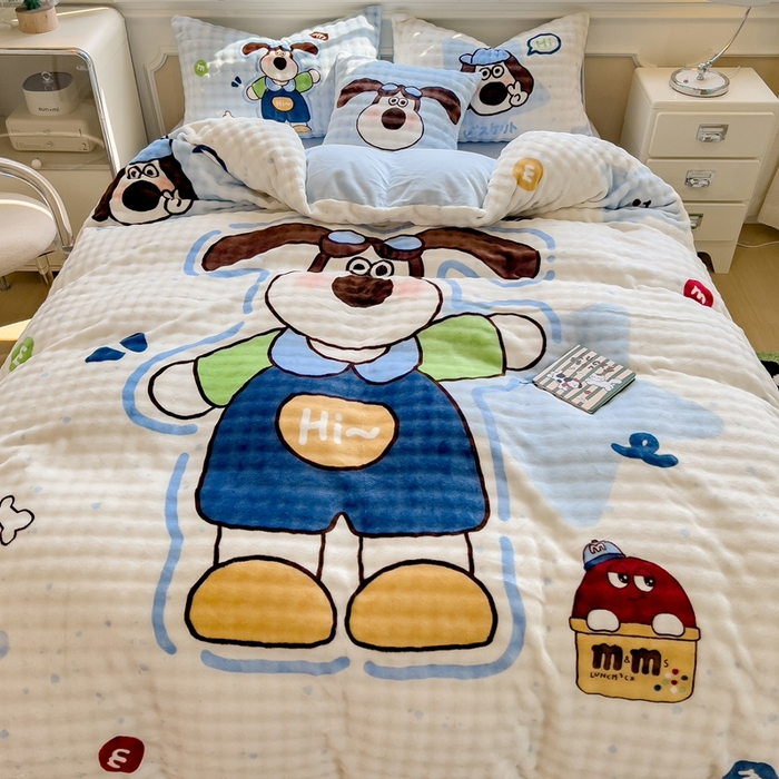 91家纺网 家纺一手货源 找家纺 摩妮卡 2025新款亲肤舒适泡泡绒大版卡通印花五件套 大版眼镜萌狗