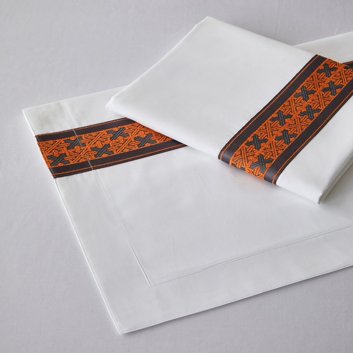 91家纺网 家纺一手货源 找家纺 诚臻/安力森 25年新款酒店织带四件套 奢雅棕调