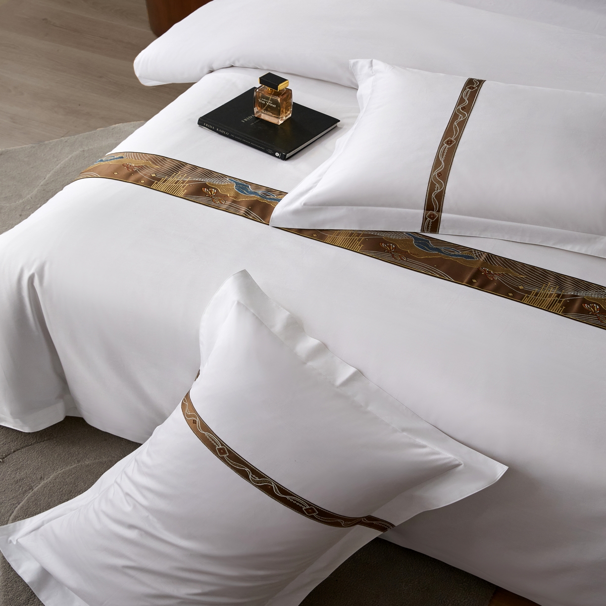 91家纺网 家纺一手货源 找家纺 诚臻/安力森 25年新款酒店织带四件套 原木谧境