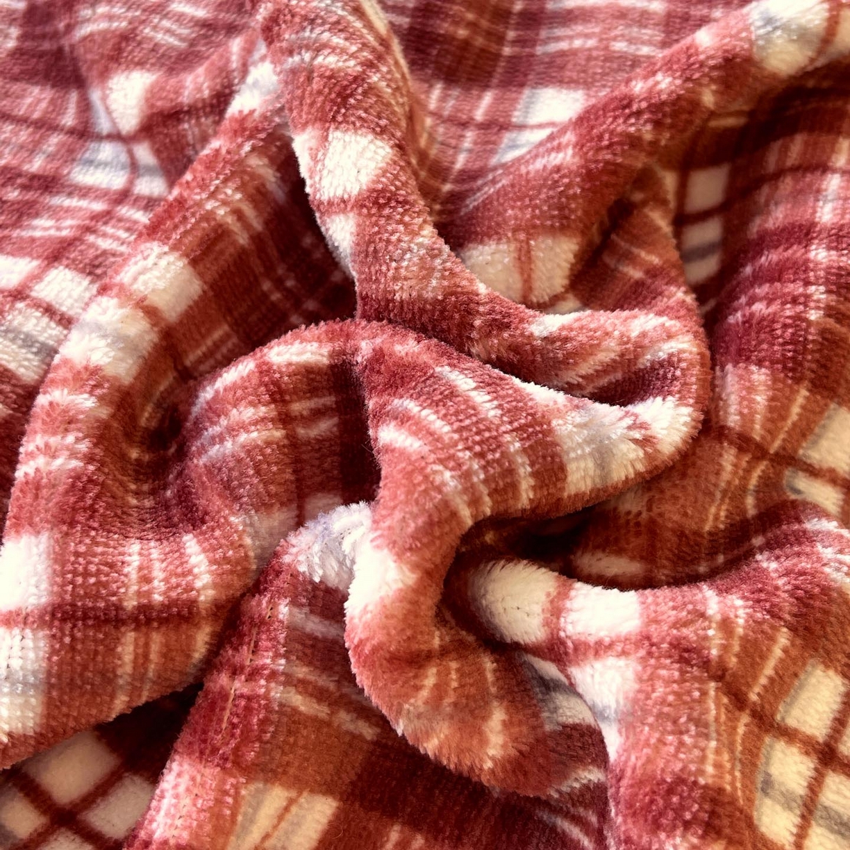 91家纺网 家纺一手货源 找家纺 （总）慕希家纺 2025新款高克重牛奶绒花边床盖款四件套-格律时尚