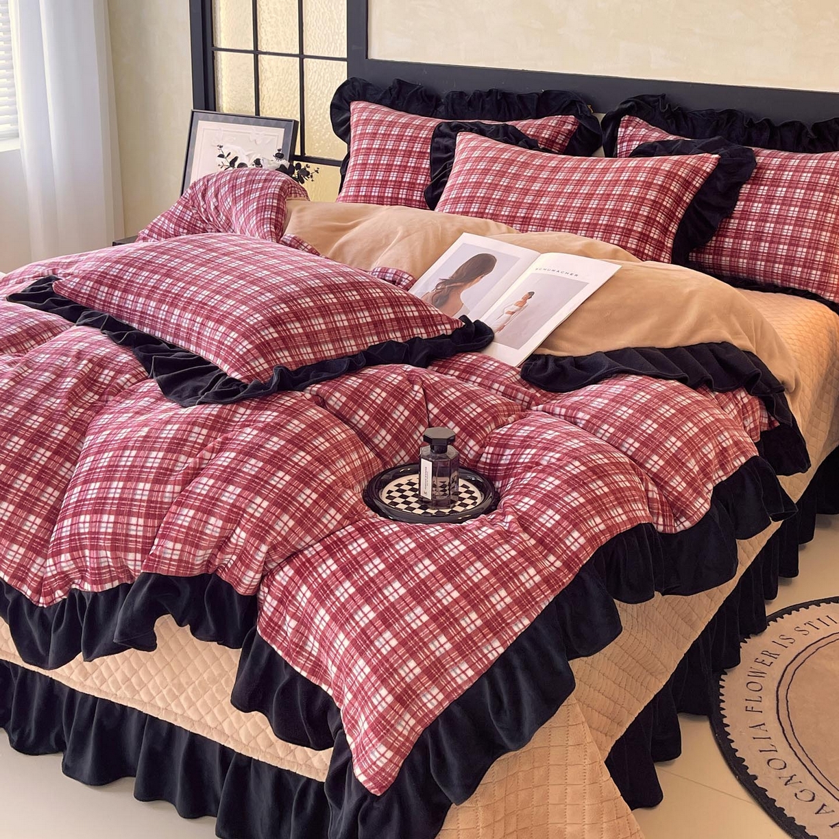 91家纺网 家纺一手货源 找家纺 （总）慕希家纺 2025新款高克重牛奶绒花边床盖款四件套-格律时尚