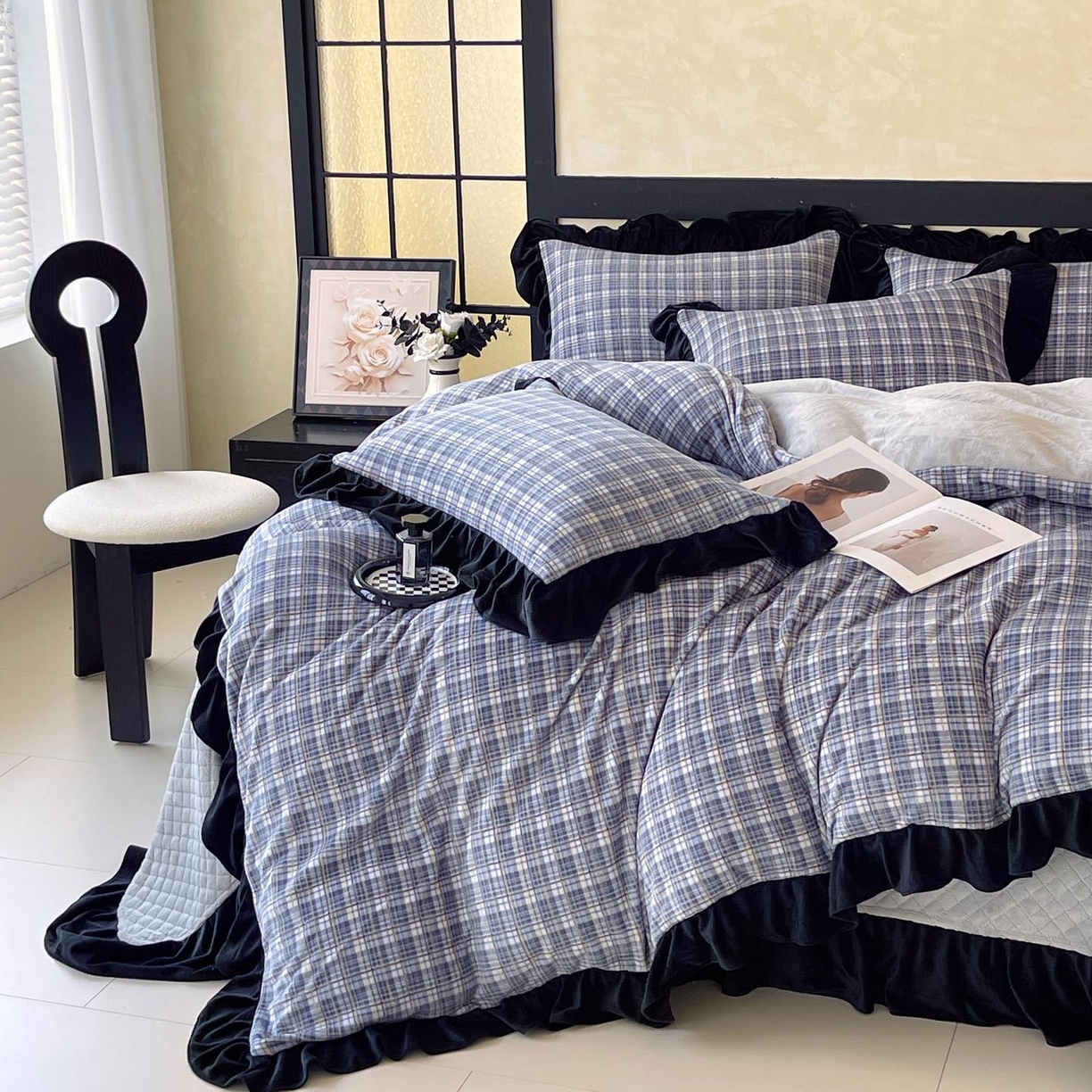 91家纺网 家纺一手货源 找家纺 慕希家纺 2025新款高克重牛奶绒花边床盖款四件套-格律时尚 格律时尚-蓝