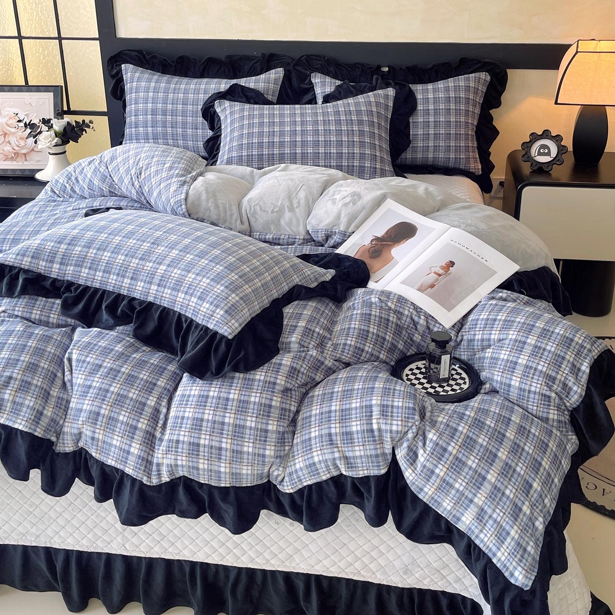 91家纺网 家纺一手货源 找家纺 慕希家纺 2025新款高克重牛奶绒花边床盖款四件套-格律时尚 格律时尚-蓝