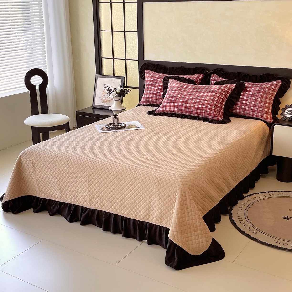 91家纺网 家纺一手货源 找家纺 慕希家纺 2025新款高克重牛奶绒花边床盖款四件套-格律时尚 格律时尚-红