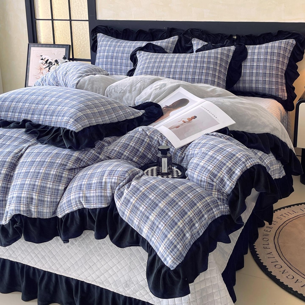 91家纺网 家纺一手货源 找家纺 慕希家纺 2025新款高克重牛奶绒花边床盖款四件套-格律时尚 格律时尚-蓝