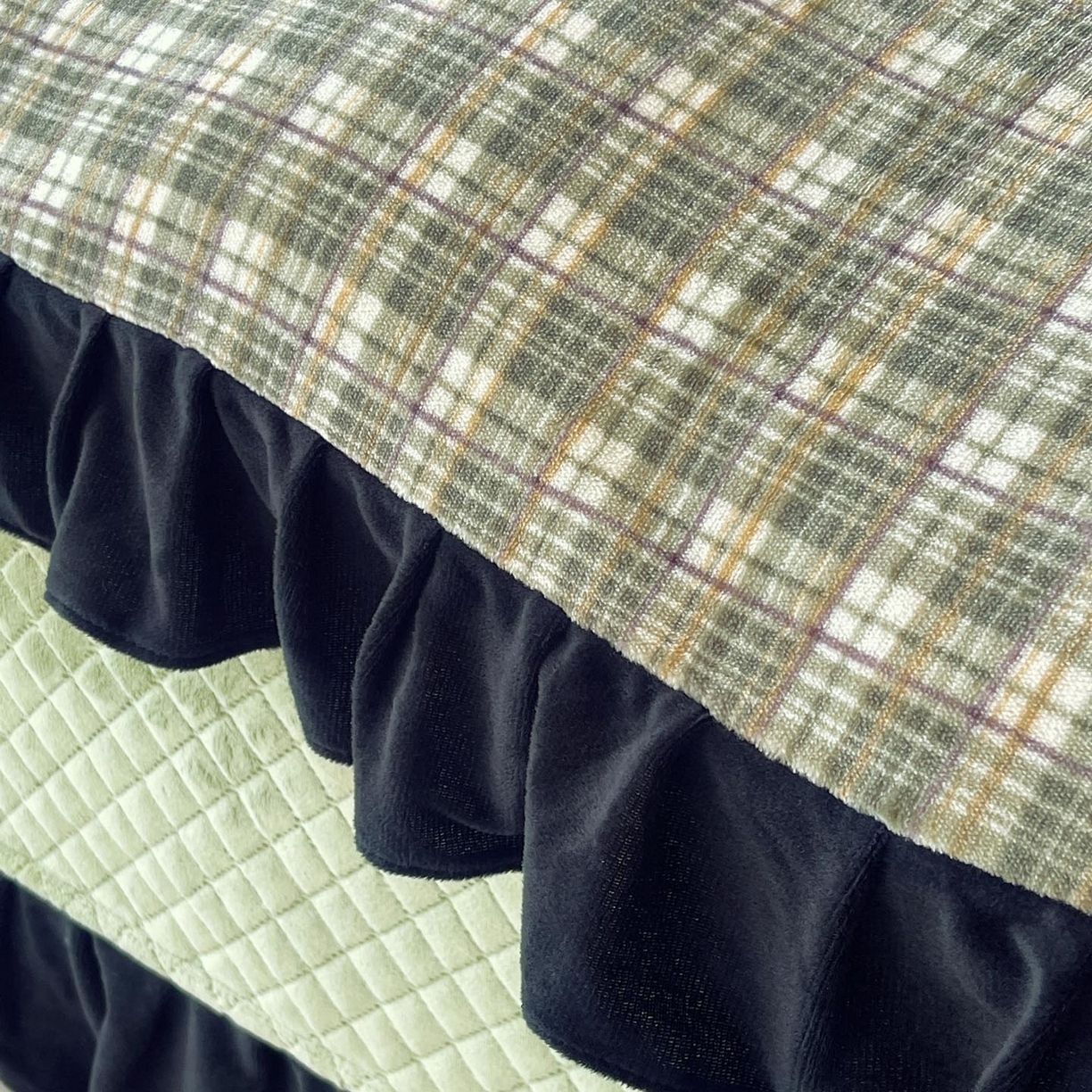 91家纺网 家纺一手货源 找家纺 慕希家纺 2025新款高克重牛奶绒花边床盖款四件套-格律时尚 格律时尚-绿