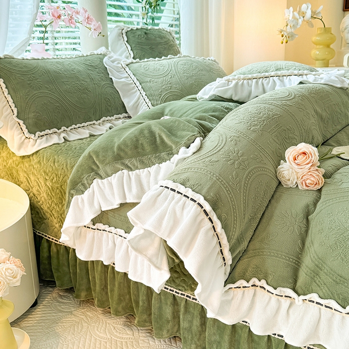 91家纺网 家纺一手货源 找家纺 （总）花香四季家纺 2025新款A类雕花绒夹棉床盖款四件套-浪漫花语