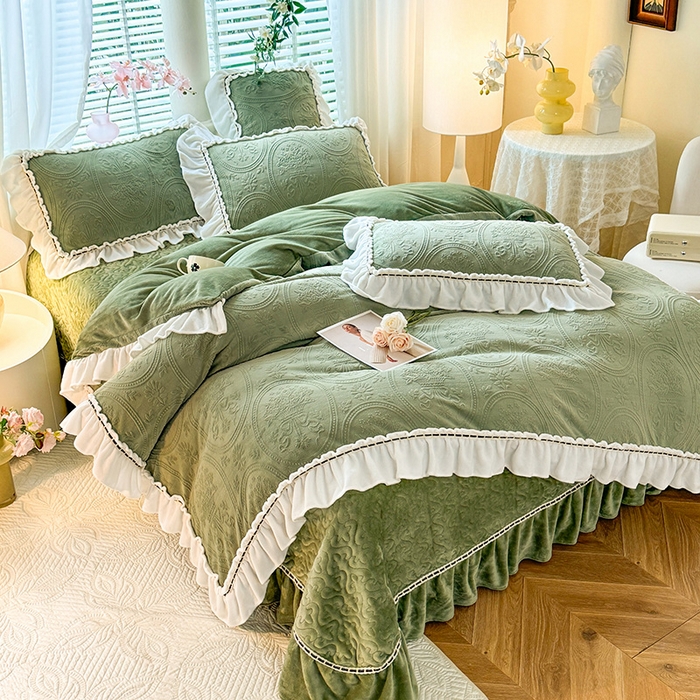 91家纺网 家纺一手货源 找家纺 花香四季家纺 2025新款A类雕花绒夹棉床盖款四件套-浪漫花语 浪漫花语-复古绿