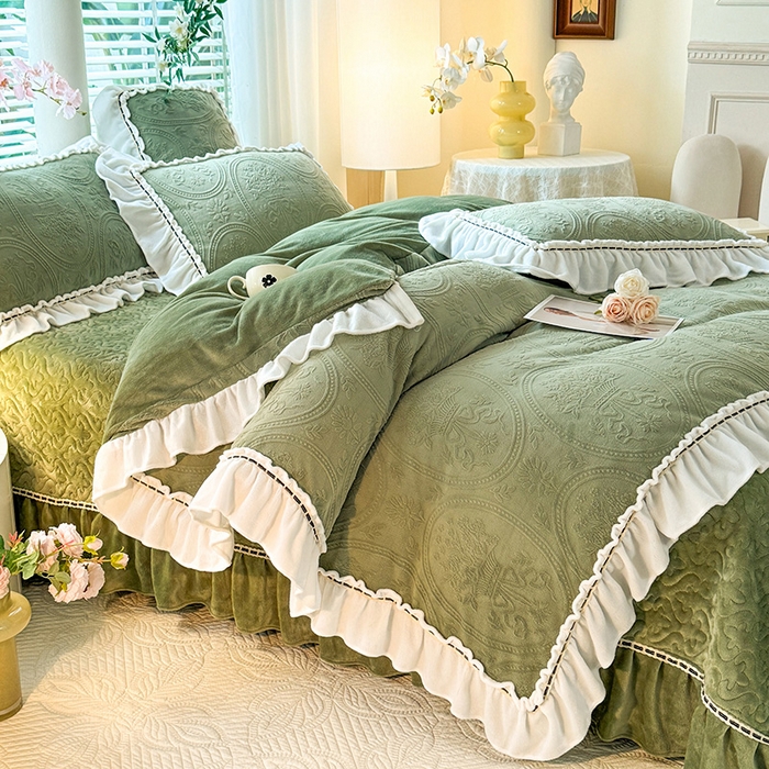 91家纺网 家纺一手货源 找家纺 花香四季家纺 2025新款A类雕花绒夹棉床盖款四件套-浪漫花语 浪漫花语-复古绿