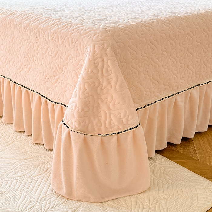 91家纺网 家纺一手货源 找家纺 花香四季家纺 2025新款A类雕花绒夹棉床盖款四件套-浪漫花语 浪漫花语-樱花粉