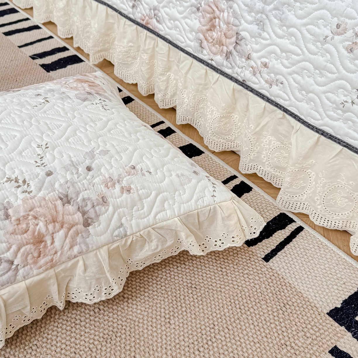 91家纺网 家纺一手货源 找家纺 冬然家纺 2025新款纯棉数码印花工艺款床盖四件套 淡雅清香