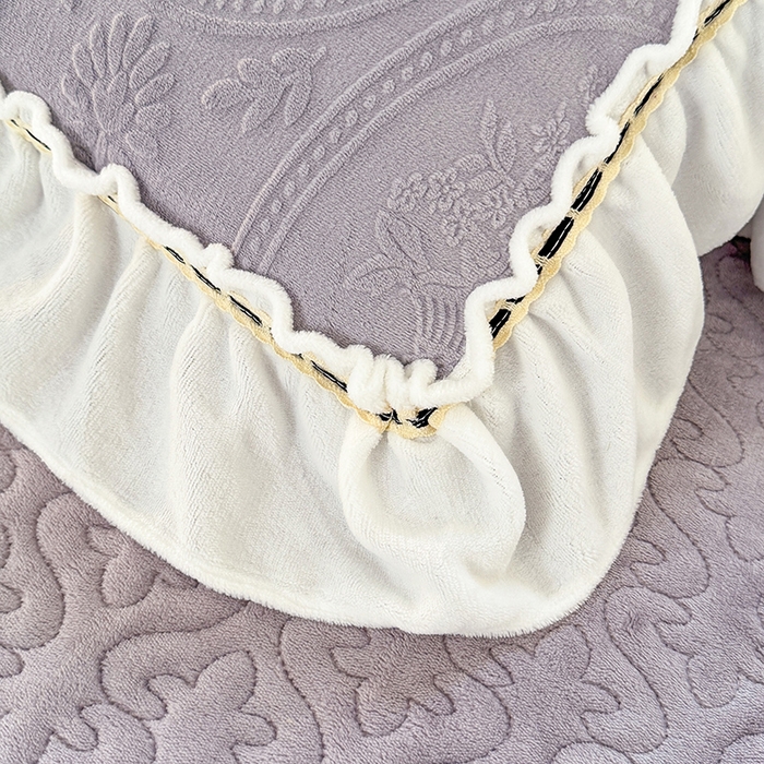 91家纺网 家纺一手货源 找家纺 花香四季家纺 2025新款A类雕花绒夹棉床盖款四件套-浪漫花语 浪漫花语-优雅紫