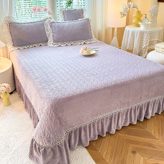 91家纺网 家纺一手货源 找家纺 花香四季家纺 2025新款A类雕花绒夹棉床盖款四件套-浪漫花语 浪漫花语-优雅紫