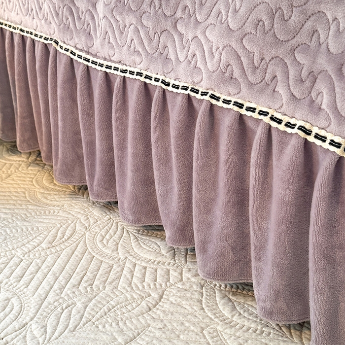 91家纺网 家纺一手货源 找家纺 花香四季家纺 2025新款A类雕花绒夹棉床盖款四件套-浪漫花语 浪漫花语-优雅紫