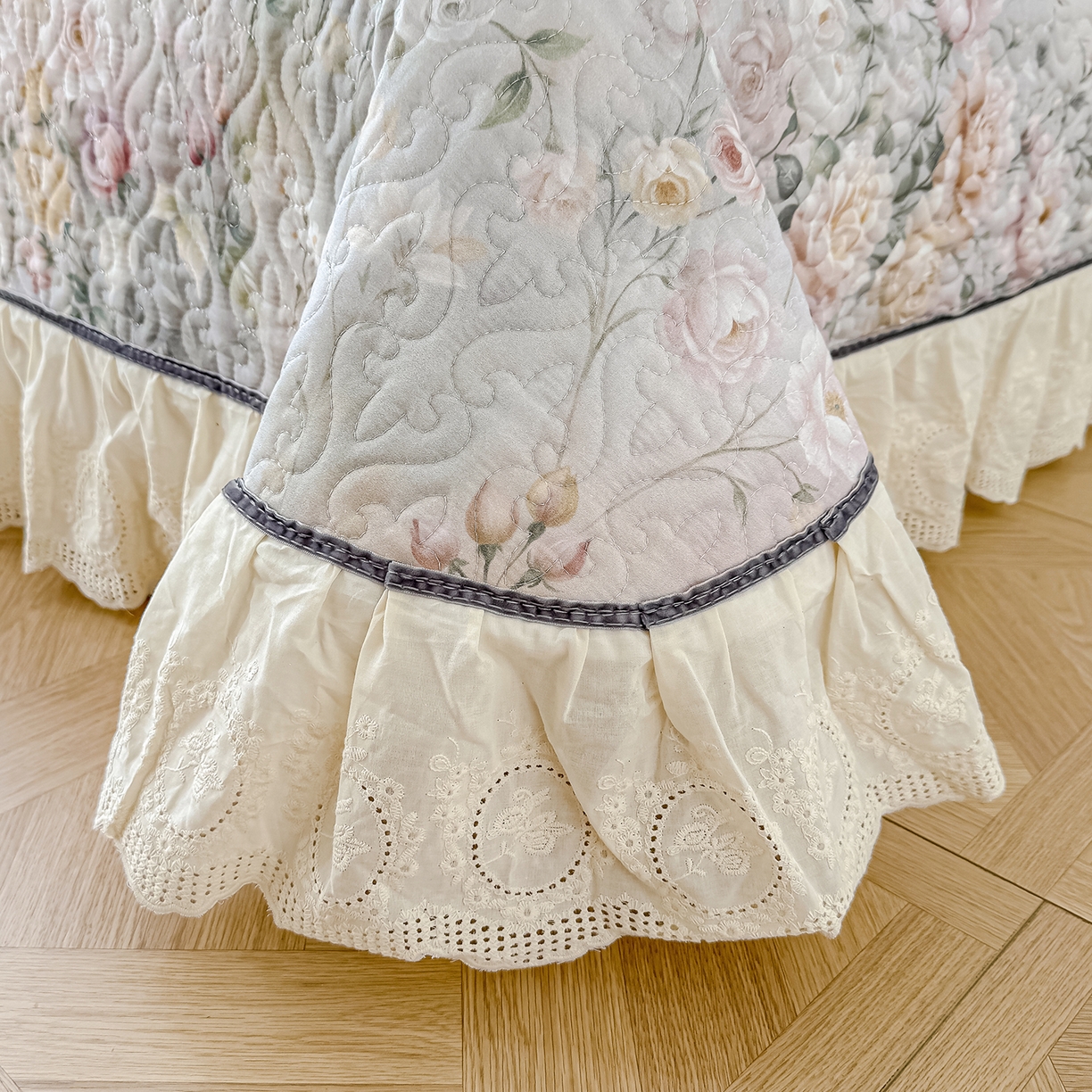 91家纺网 家纺一手货源 找家纺 冬然家纺 2025新款纯棉数码印花工艺款床盖四件套 花海之恋