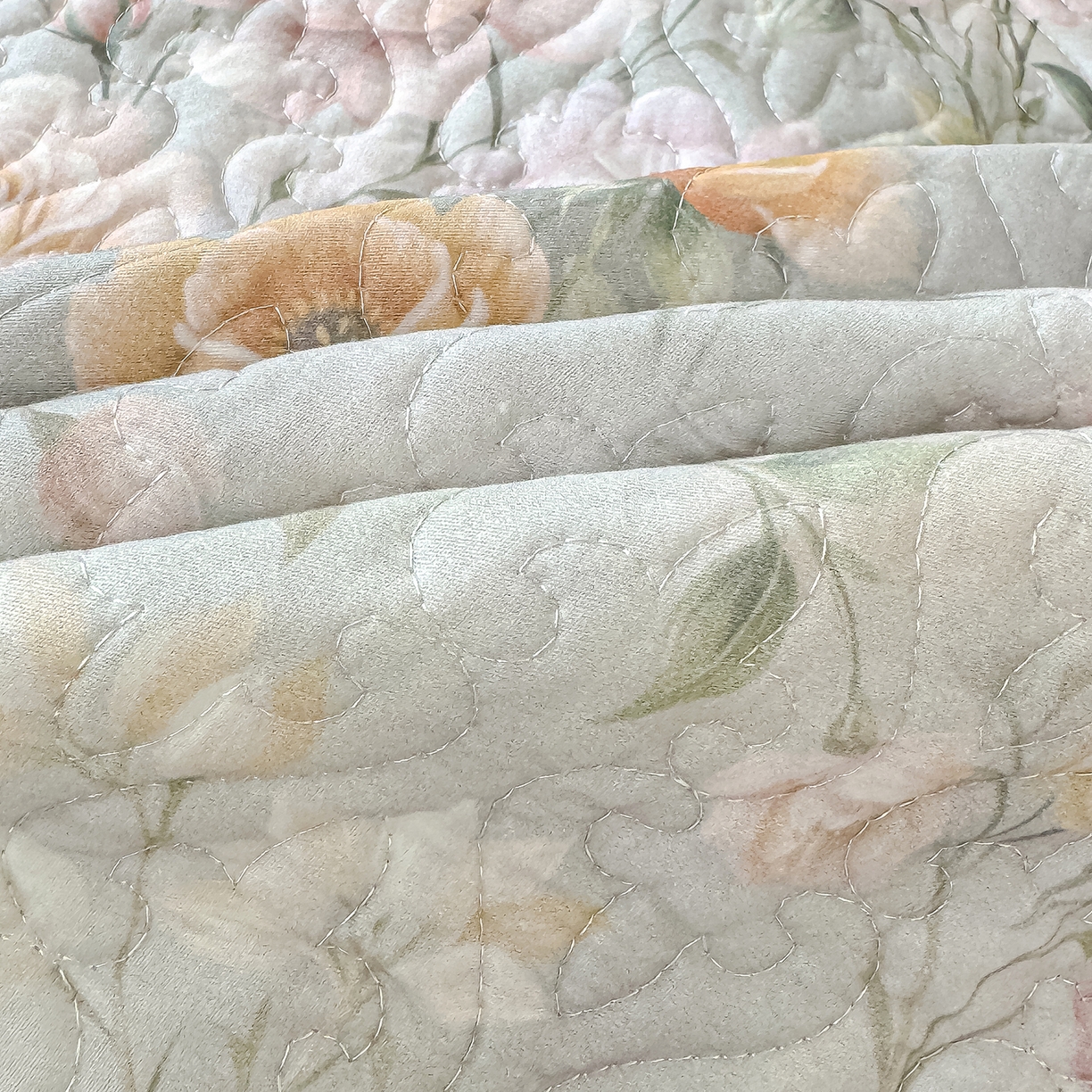 91家纺网 家纺一手货源 找家纺 冬然家纺 2025新款纯棉数码印花工艺款床盖四件套 花海之恋