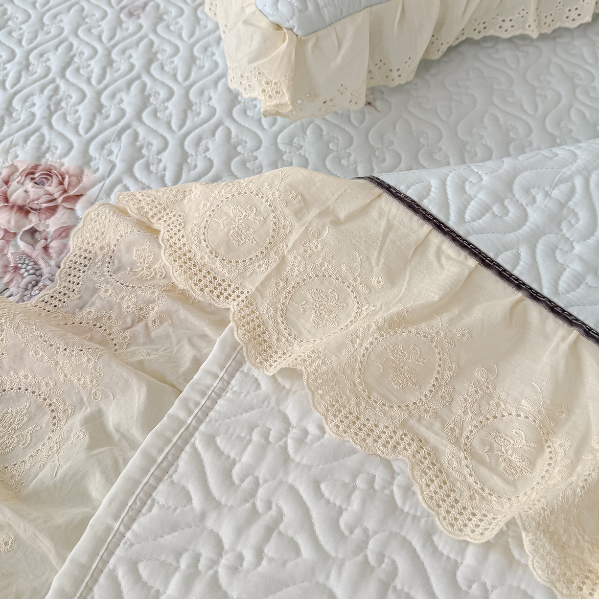 91家纺网 家纺一手货源 找家纺 冬然家纺 2025新款纯棉数码印花工艺款床盖四件套 花影