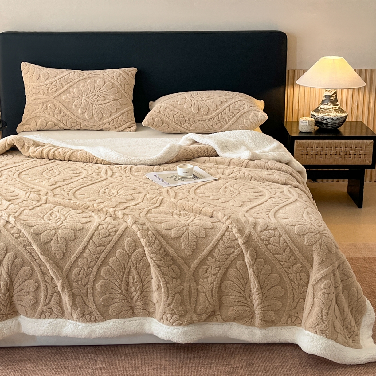 91家纺网 家纺一手货源 找家纺 乐家欣 2025新款提塔芙绒绒羊羔绒毛毯-繁花 繁花-香槟咖