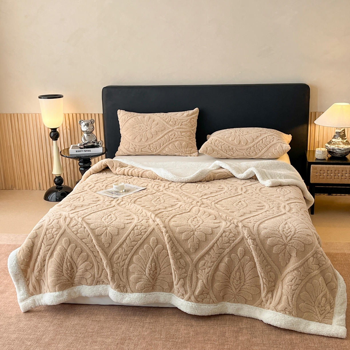 91家纺网 家纺一手货源 找家纺 乐家欣 2025新款提塔芙绒绒羊羔绒毛毯-繁花 繁花-香槟咖