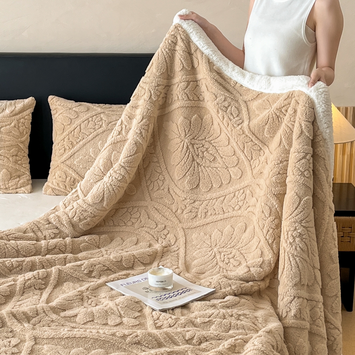 91家纺网 家纺一手货源 找家纺 乐家欣 2025新款提塔芙绒绒羊羔绒毛毯-繁花 繁花-香槟咖