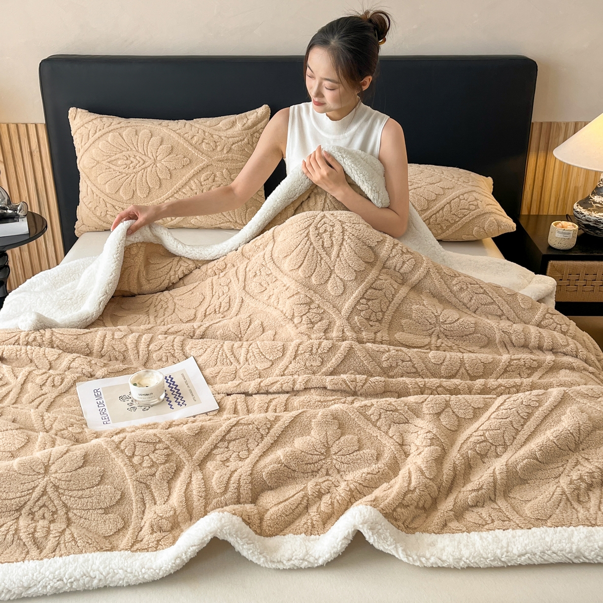 91家纺网 家纺一手货源 找家纺 乐家欣 2025新款提塔芙绒绒羊羔绒毛毯-繁花 繁花-香槟咖