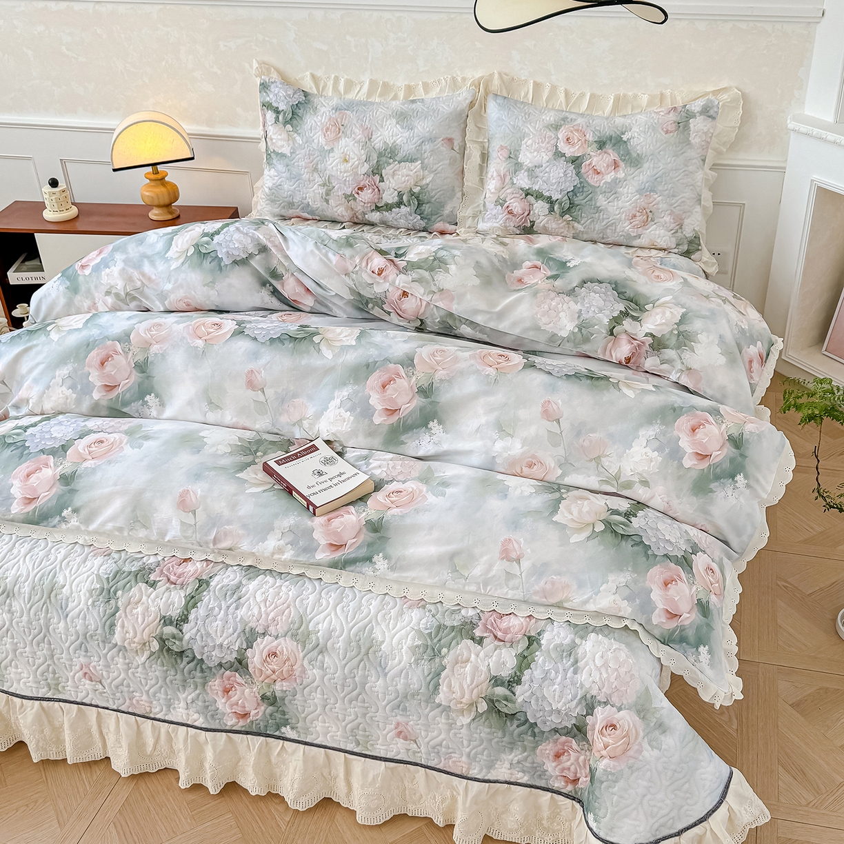 91家纺网 家纺一手货源 找家纺 冬然家纺 2025新款纯棉数码印花工艺款床盖四件套 梦幻花镜