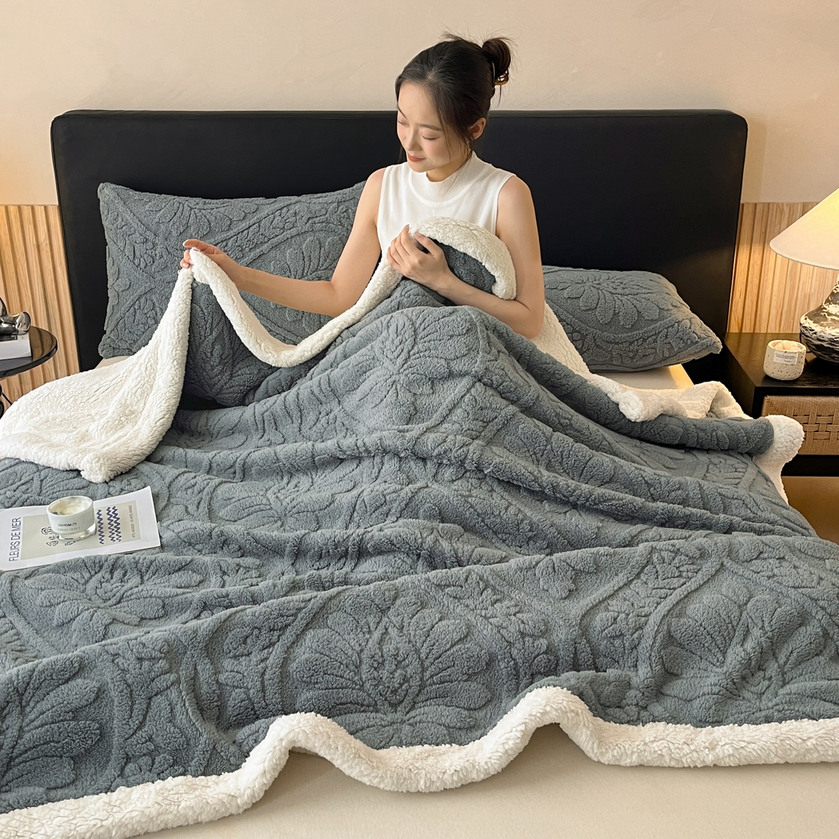 91家纺网 家纺一手货源 找家纺 乐家欣 2025新款提塔芙绒绒羊羔绒毛毯-繁花 繁花-深灰