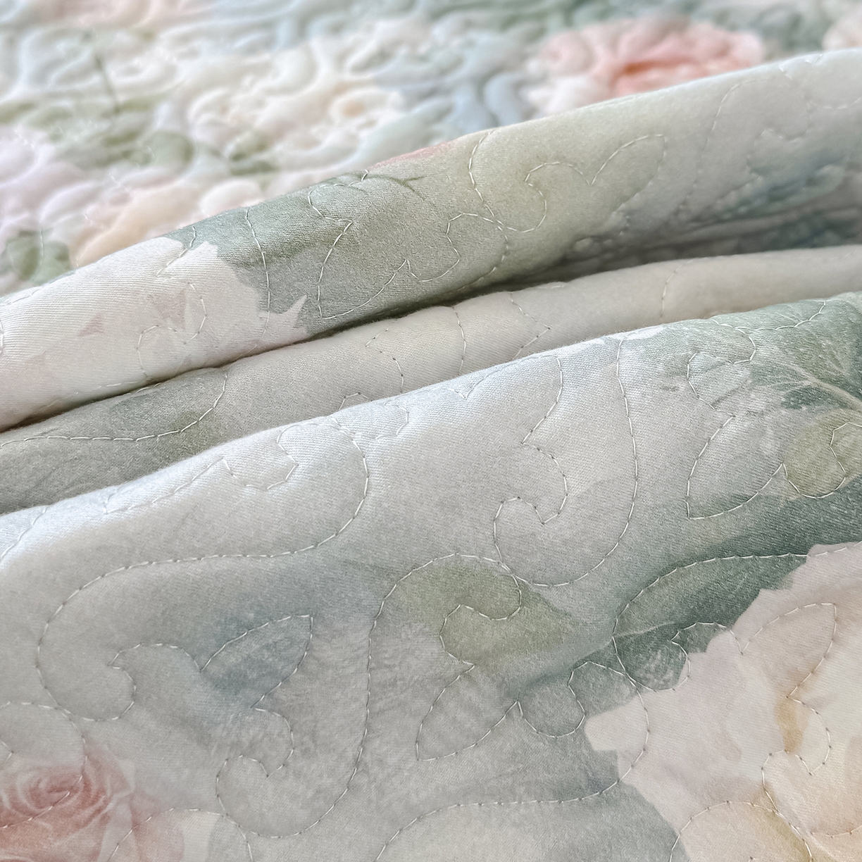 91家纺网 家纺一手货源 找家纺 冬然家纺 2025新款纯棉数码印花工艺款床盖四件套 梦幻花镜