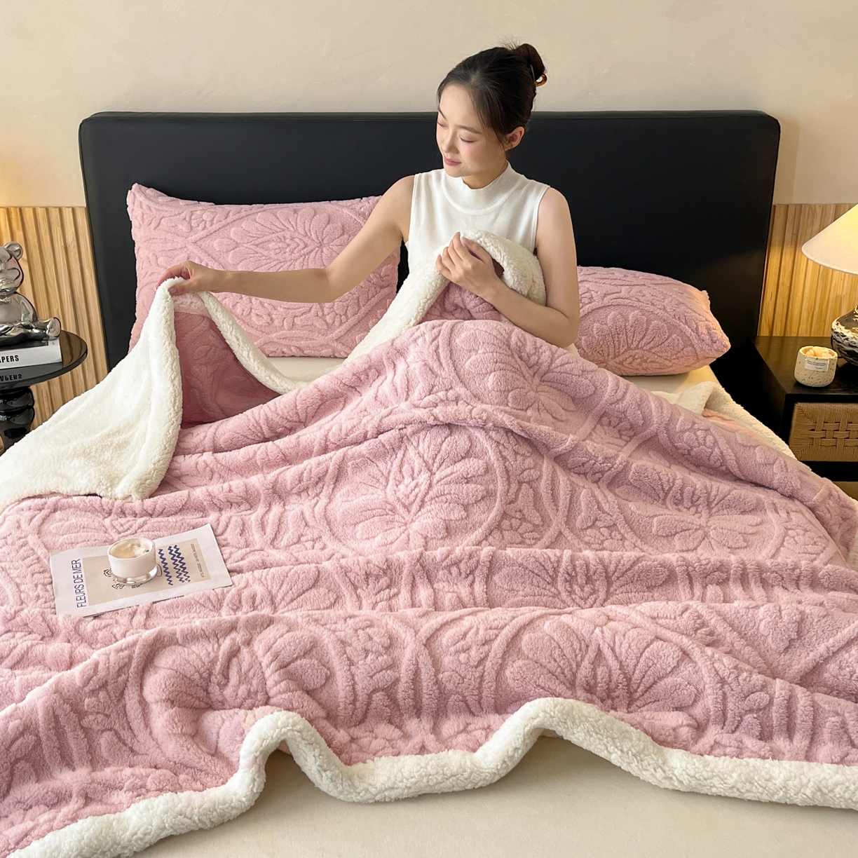 91家纺网 家纺一手货源 找家纺 乐家欣 2025新款提塔芙绒绒羊羔绒毛毯-繁花 繁花-公主粉