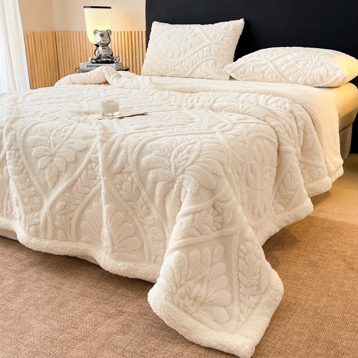 91家纺网 家纺一手货源 找家纺 乐家欣 2025新款提塔芙绒绒羊羔绒毛毯-繁花 繁花-象牙白