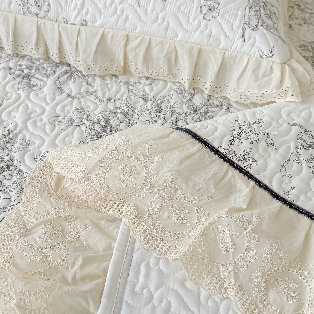 91家纺网 家纺一手货源 找家纺 冬然家纺 2025新款纯棉数码印花工艺款床盖四件套 墨雅清风