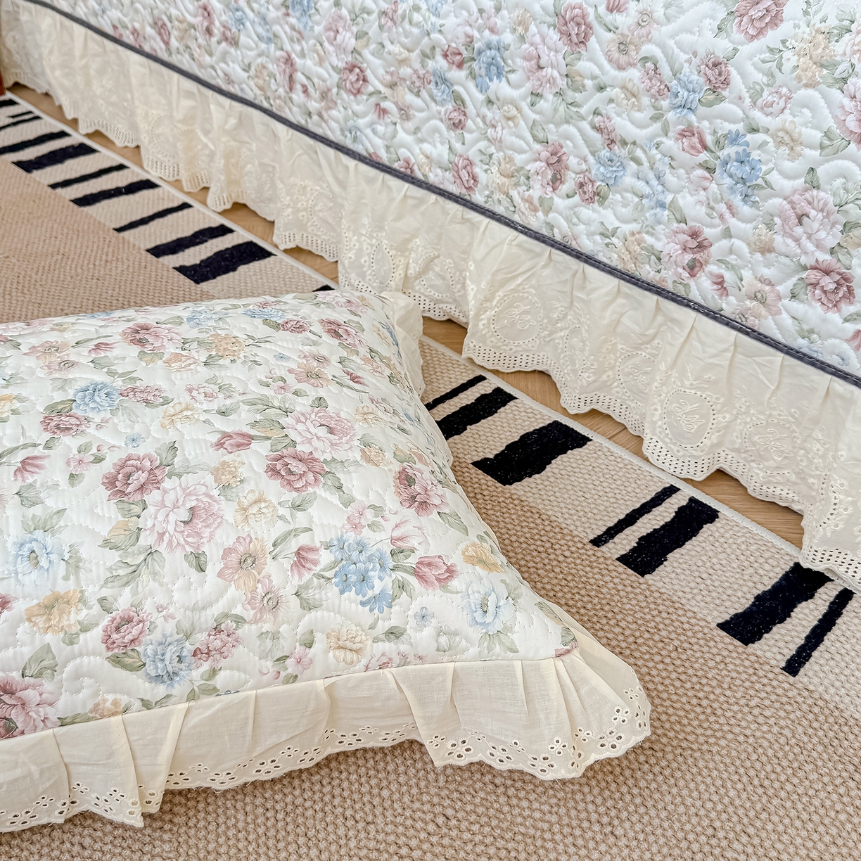 91家纺网 家纺一手货源 找家纺 冬然家纺 2025新款纯棉数码印花工艺款床盖四件套 田园花梦