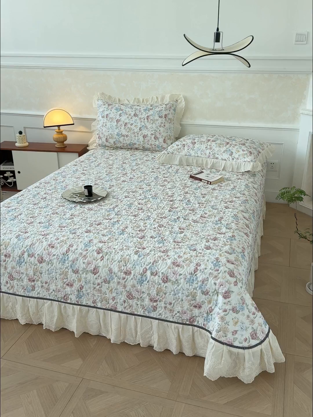 91家纺网 家纺一手货源 找家纺 冬然家纺 2025新款纯棉数码印花工艺款床盖四件套 田园花梦