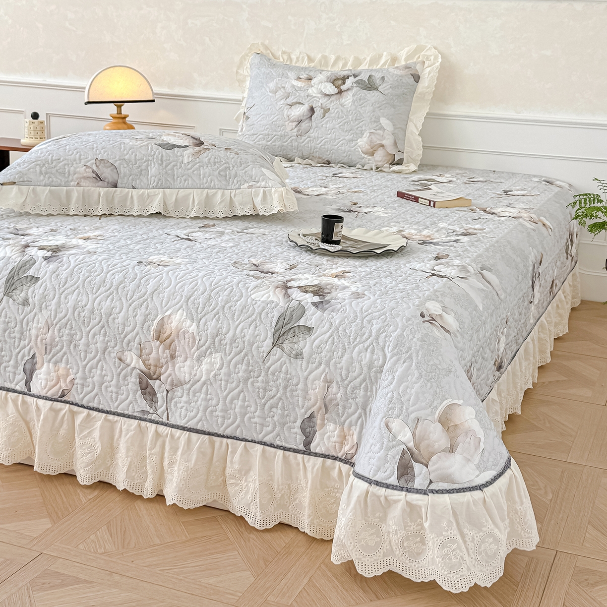 91家纺网 家纺一手货源 找家纺 冬然家纺 2025新款纯棉数码印花工艺款床盖四件套 玉兰花