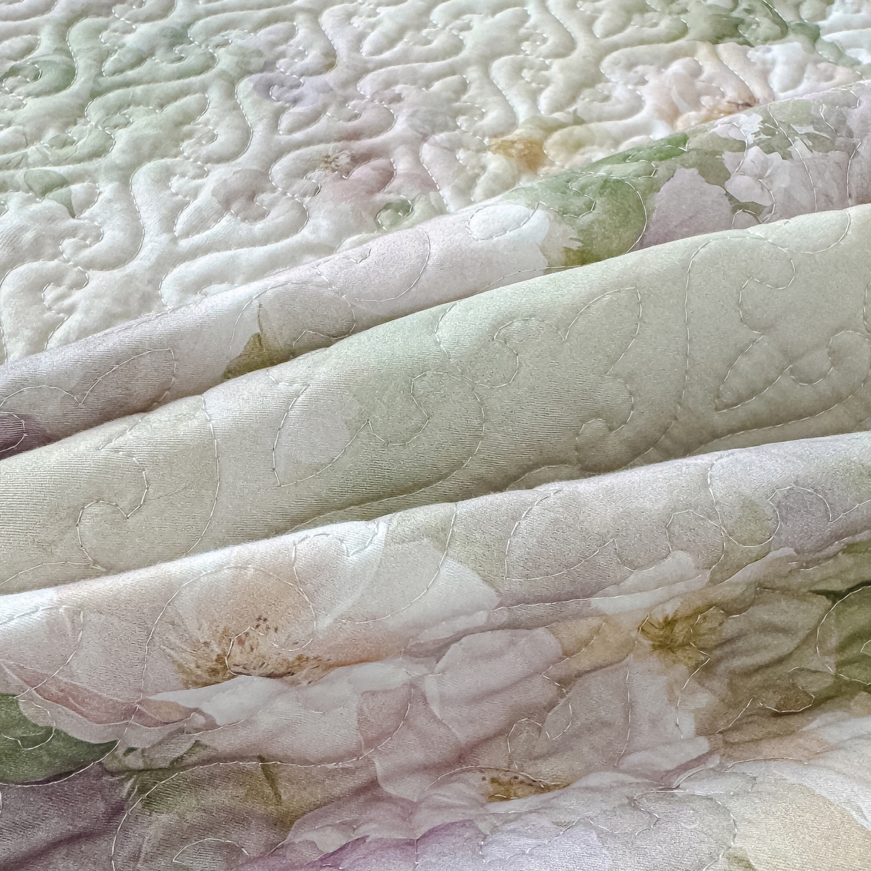 91家纺网 家纺一手货源 找家纺 冬然家纺 2025新款纯棉数码印花工艺款床盖四件套 珍爱花语