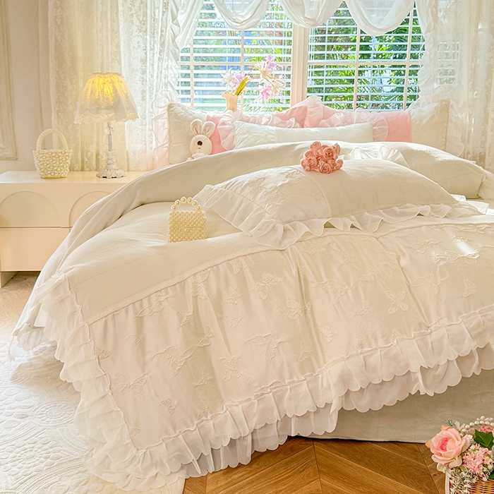 91家纺网 家纺一手货源 找家纺 （总）艾米家居 2025秋冬新款浮雕牛奶绒花边四件套