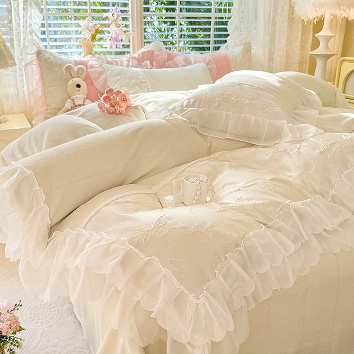 91家纺网 家纺一手货源 找家纺 （总）艾米家居 2025秋冬新款浮雕牛奶绒花边四件套