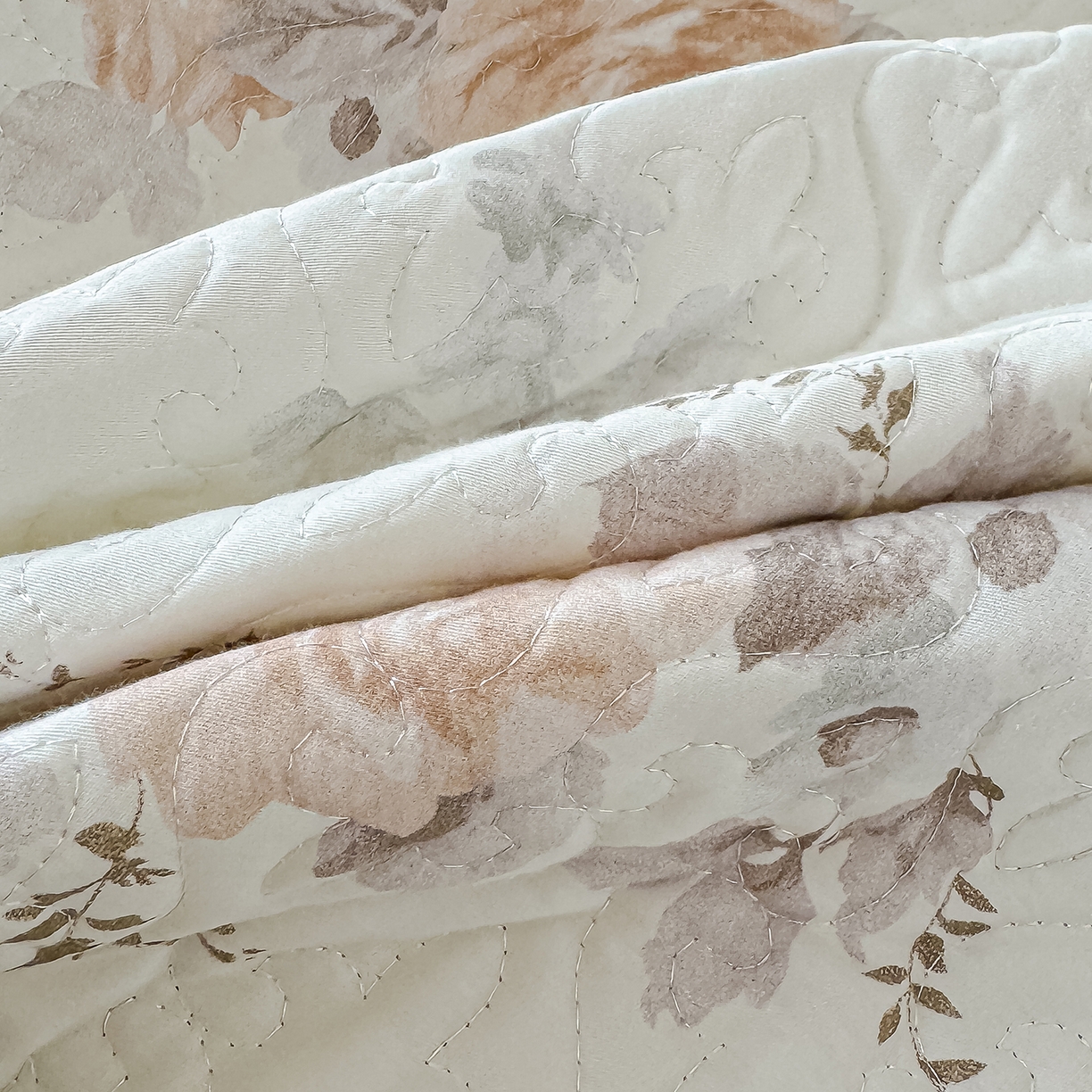 91家纺网 家纺一手货源 找家纺 （总）冬然家纺 2025新款纯棉数码印花工艺款单床盖