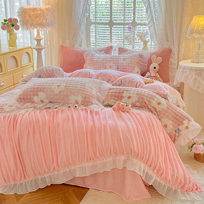 91家纺网 家纺一手货源 找家纺 艾米家居 2025秋冬新款牛奶绒泡泡印花花边四件套 太阳花