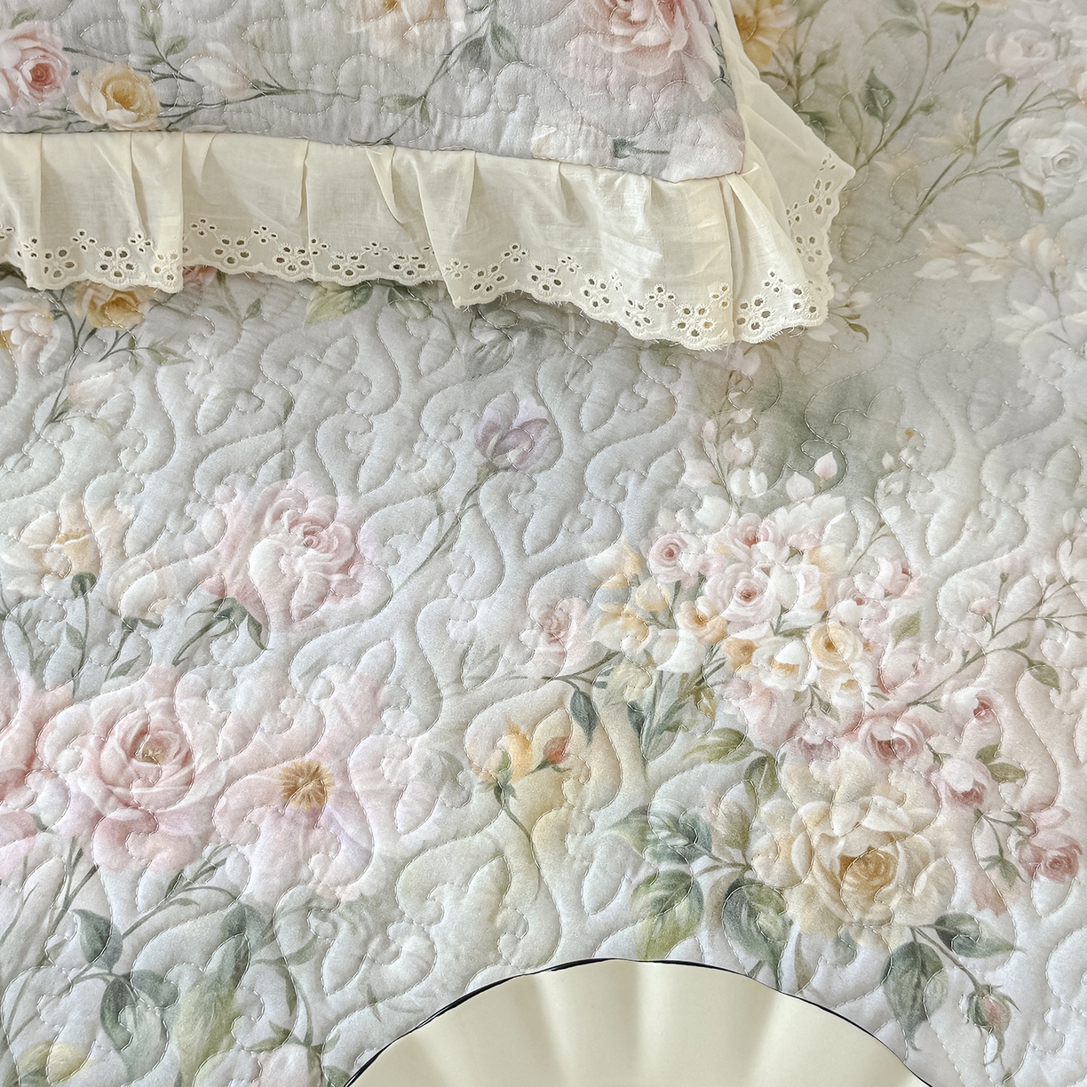 91家纺网 家纺一手货源 找家纺 冬然家纺 2025新款纯棉数码印花工艺款单床盖 花海之恋