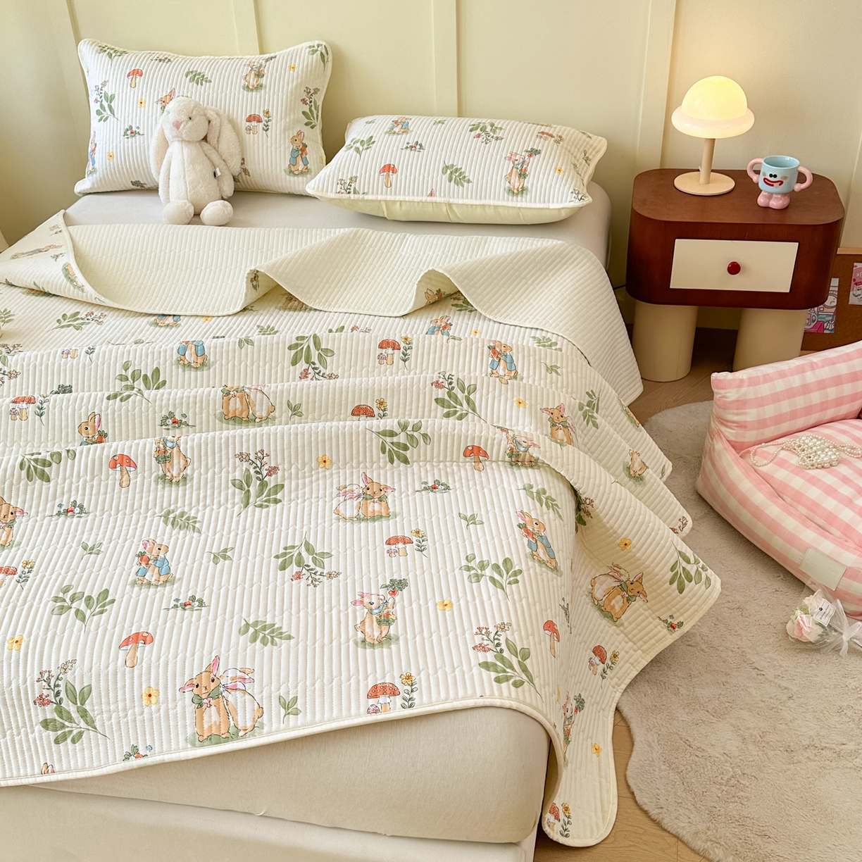 91家纺网 家纺一手货源 找家纺 寐居家纺 2025新款A类数码印花老粗布夹棉床盖 春日半夏