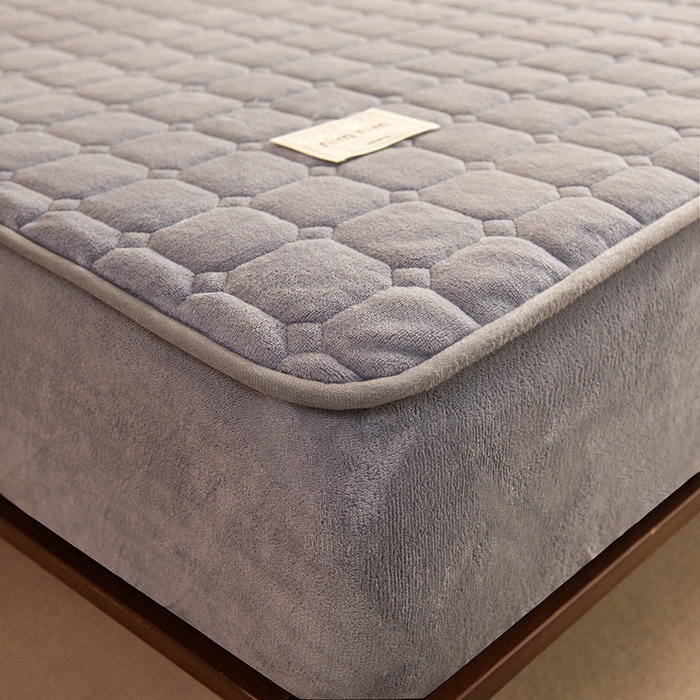 91家纺网 家纺一手货源 找家纺 （总）眠博士 2025新款纯色简约牛奶绒夹棉床褥床笠系列-大床