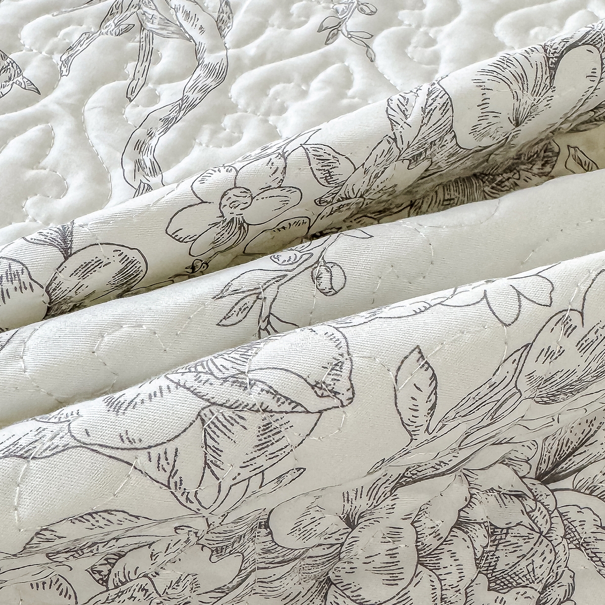 91家纺网 家纺一手货源 找家纺 冬然家纺 2025新款纯棉数码印花工艺款单床盖 墨雅清风