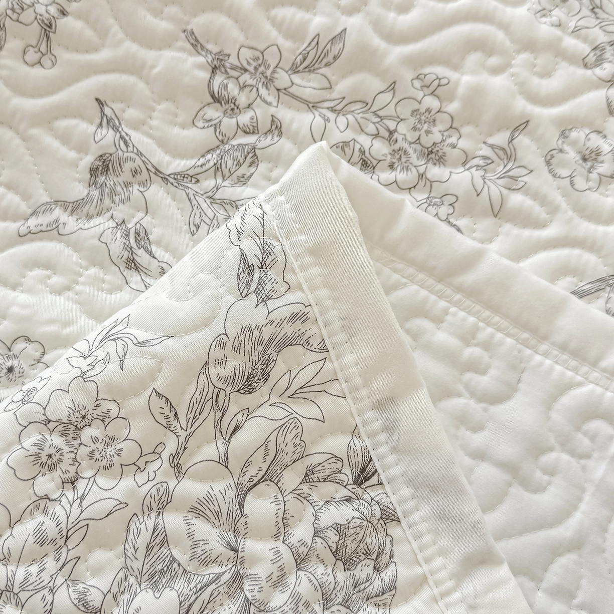 91家纺网 家纺一手货源 找家纺 冬然家纺 2025新款纯棉数码印花工艺款单床盖 墨雅清风