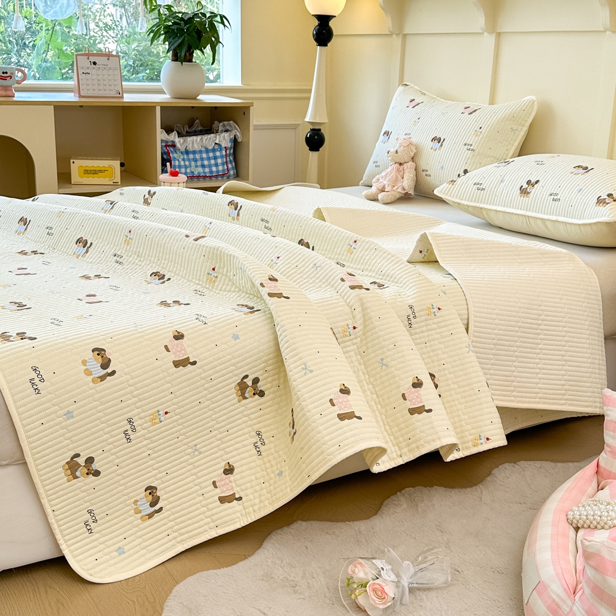 91家纺网 家纺一手货源 找家纺 寐居家纺 2025新款A类数码印花老粗布夹棉床盖 狗狗合集