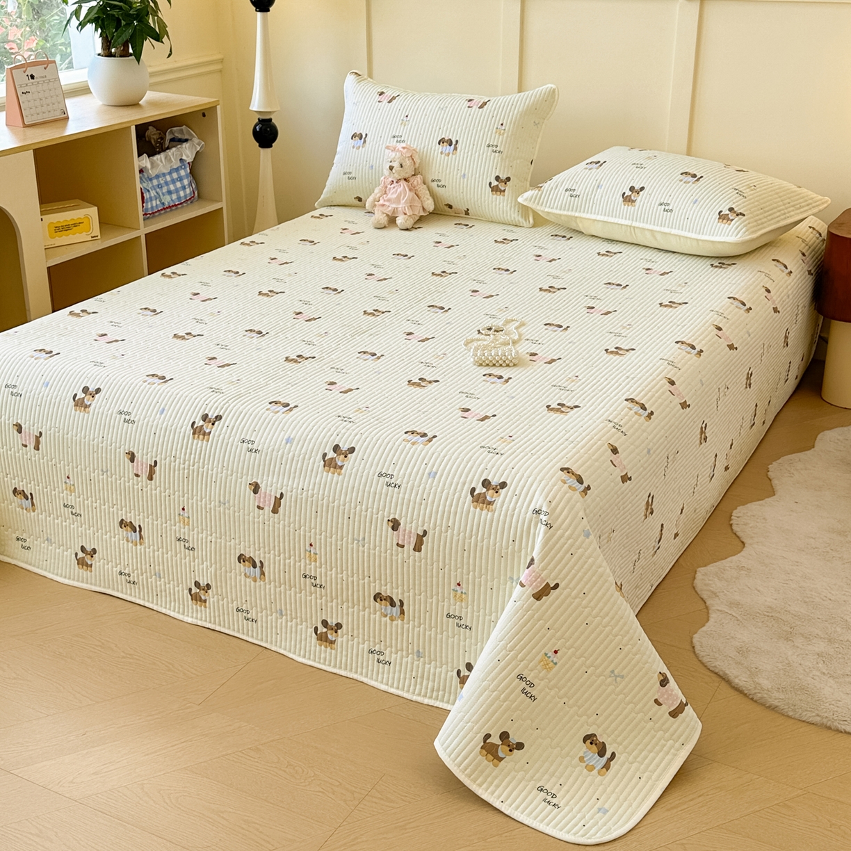 91家纺网 家纺一手货源 找家纺 寐居家纺 2025新款A类数码印花老粗布夹棉床盖 狗狗合集