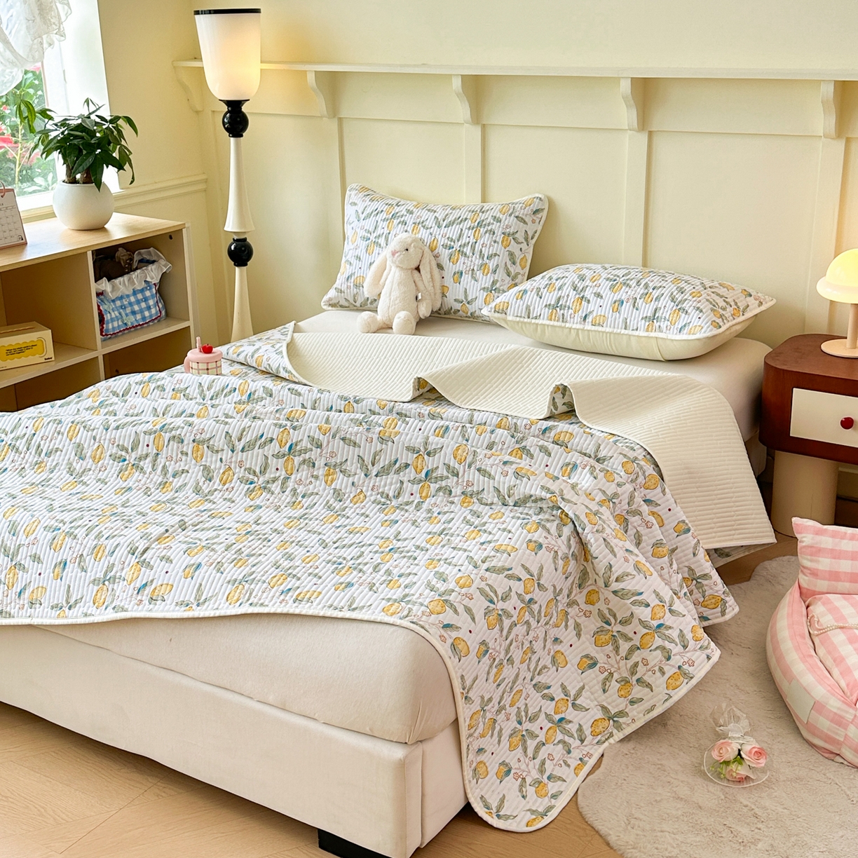 91家纺网 家纺一手货源 找家纺 寐居家纺 2025新款A类数码印花老粗布夹棉床盖 浆果枝枝