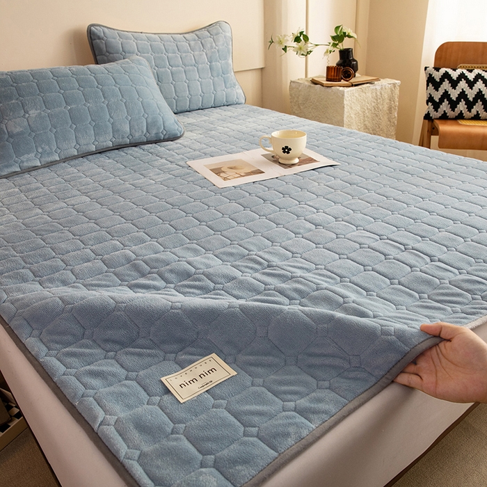 91家纺网 家纺一手货源 找家纺 （总）眠博士 2025新款纯色简约牛奶绒夹棉床褥床笠系列-大床