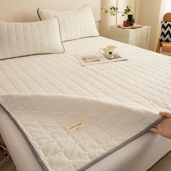 91家纺网 家纺一手货源 找家纺 （总）眠博士 2025新款纯色简约牛奶绒夹棉床褥床笠系列-大床